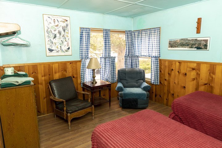 cabin8-3.jpg - Cabin 8 Inside